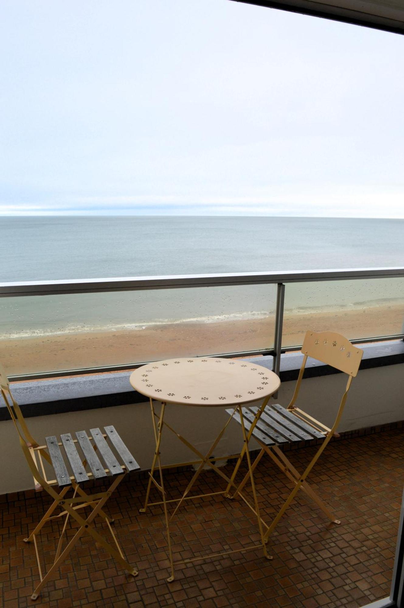 L'Esperluette - Magnifique Vue Mer Et Balcon Courseulles-sur-Mer Luaran gambar