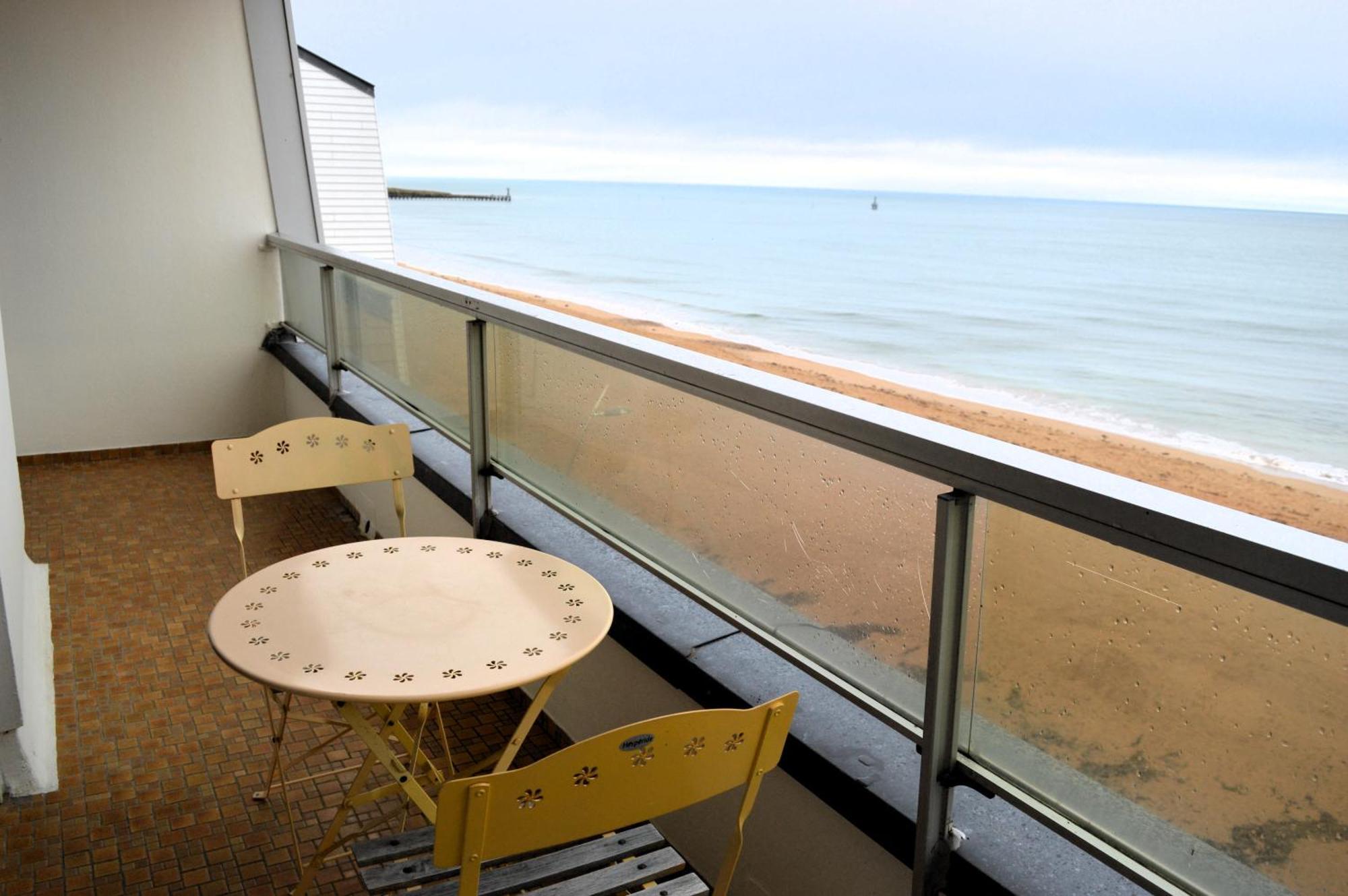 L'Esperluette - Magnifique Vue Mer Et Balcon Courseulles-sur-Mer Luaran gambar